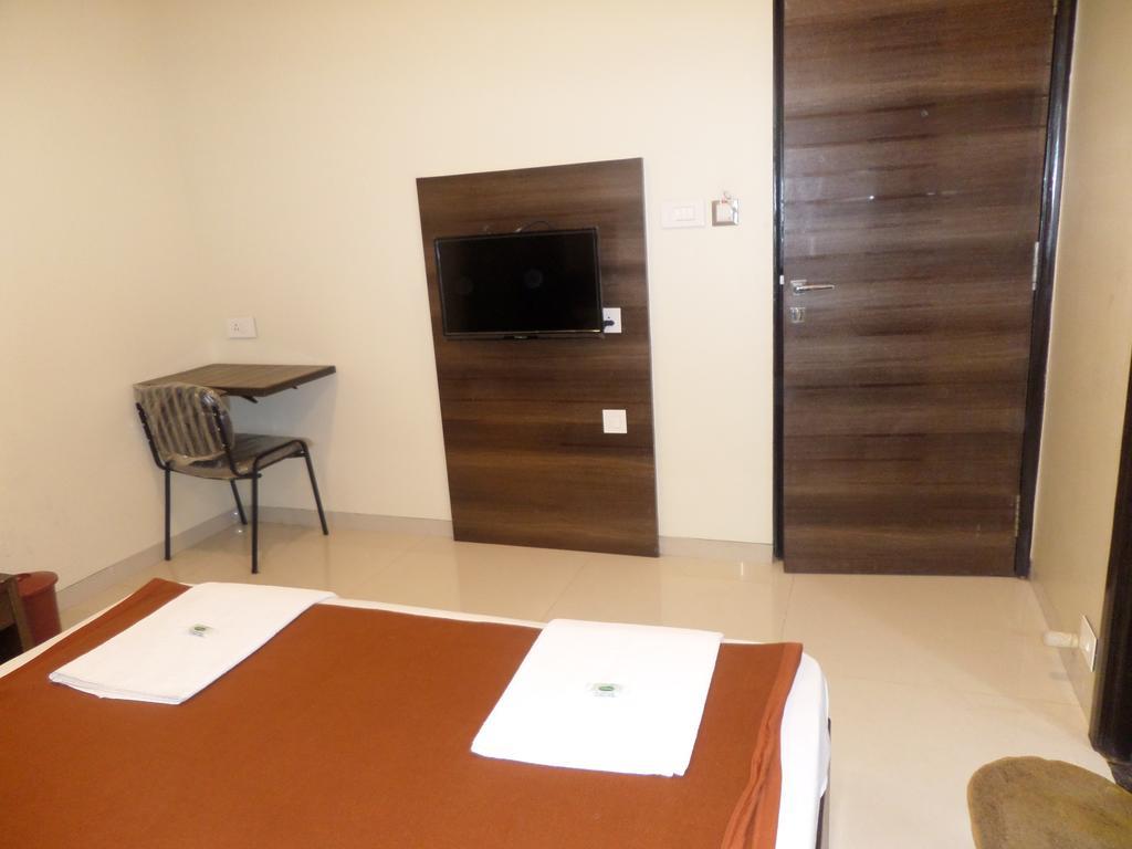 מלון שירדי Sai Heera Residency חדר תמונה