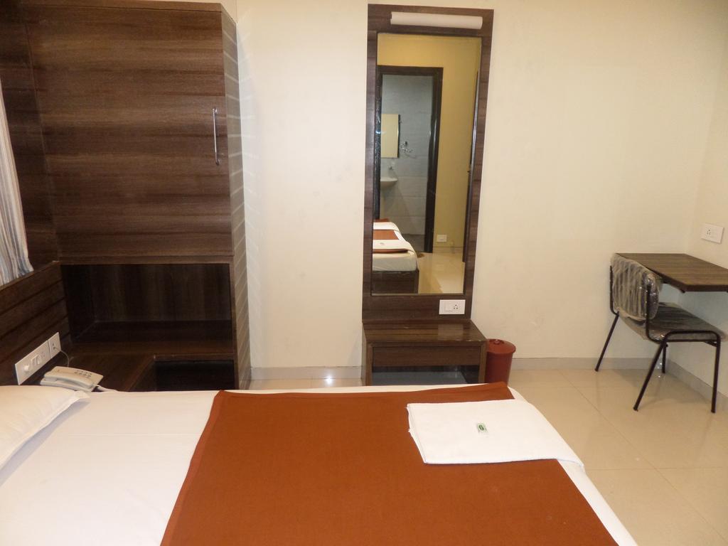 מלון שירדי Sai Heera Residency מראה חיצוני תמונה