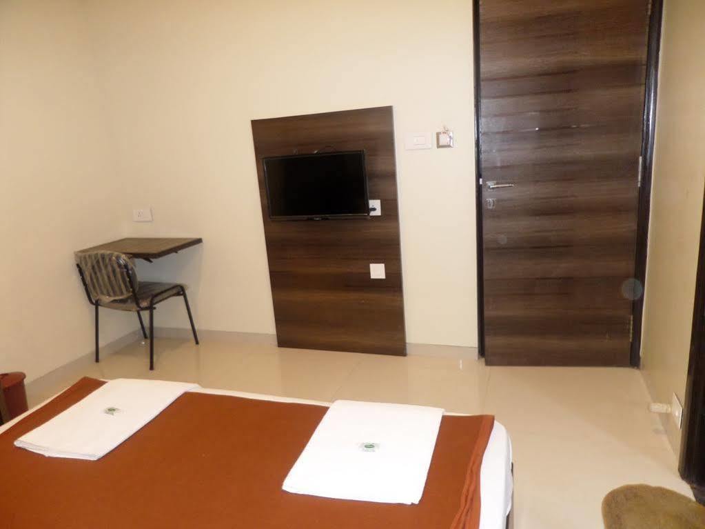 מלון שירדי Sai Heera Residency מראה חיצוני תמונה
